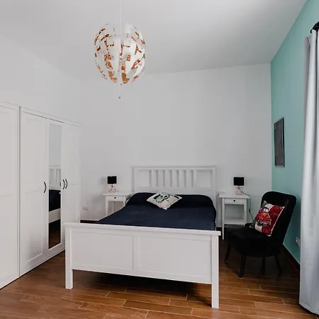 Scarfoglio Apartment, 4 Persone, 2 Camere, Balcone, Wi-fi, Stazione Tiburtina Lejlighed