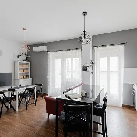 Scarfoglio Apartment, 4 Persone, 2 Camere, Balcone, Wi-fi, Stazione Tiburtina