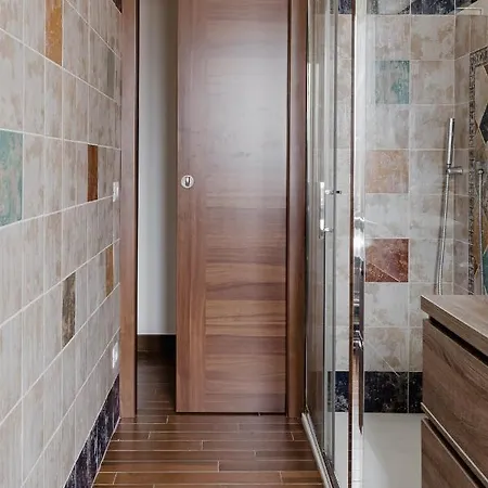 Scarfoglio Apartment, 4 Persone, 2 Camere, Balcone, Wi-fi, Stazione Tiburtina Lejlighed Rom