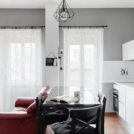 Scarfoglio Apartment, 4 Persone, 2 Camere, Balcone, Wi-fi, Stazione Tiburtina Lejlighed